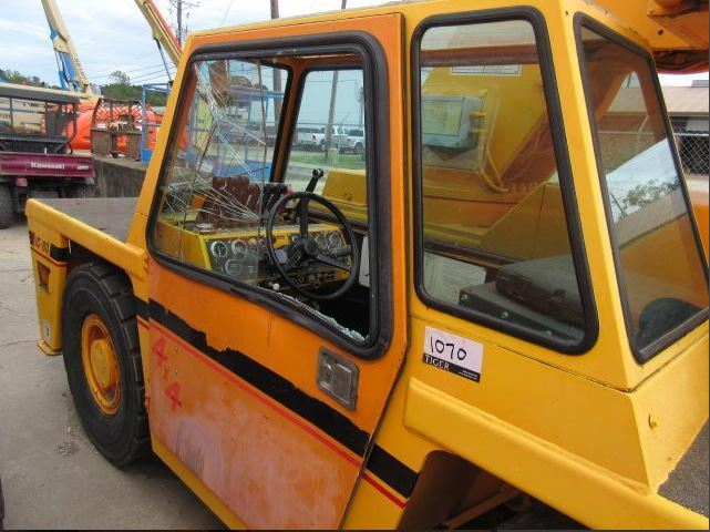 1 - PREOWNED BRODERSON 4X4 CARRY DECK CRANE, MODEL #: IC-80-3G, S/N: 542997, YEAR: 2006